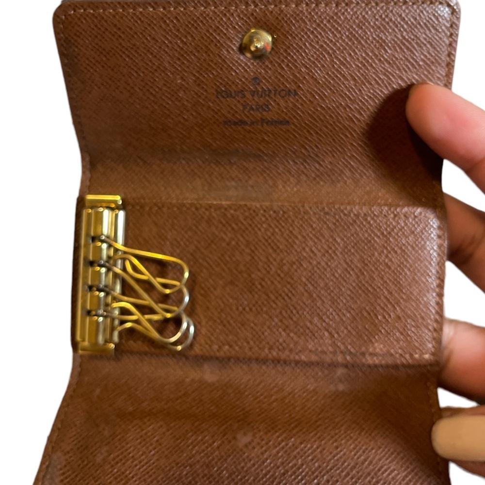 Louis Vuitton Key Case - Picture 4 of 7